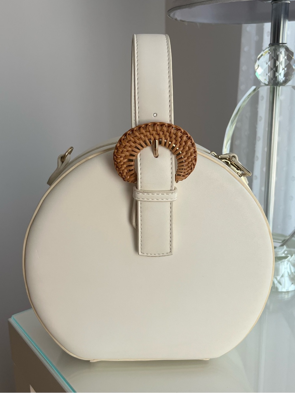 Urban Expressions Cream 
Handbag/Crossbody